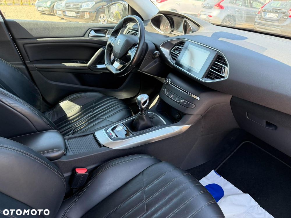 Peugeot 308 1.6 THP Allure - 11