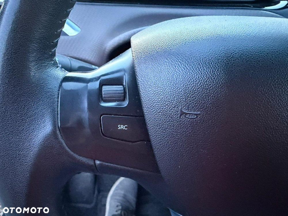 Peugeot 2008 - 17
