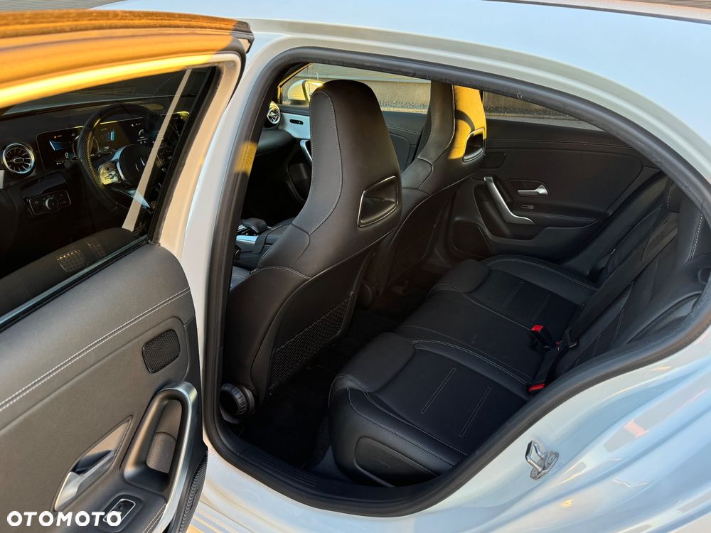 Mercedes-Benz Klasa A 35 AMG 4-Matic 7G-DCT - 9