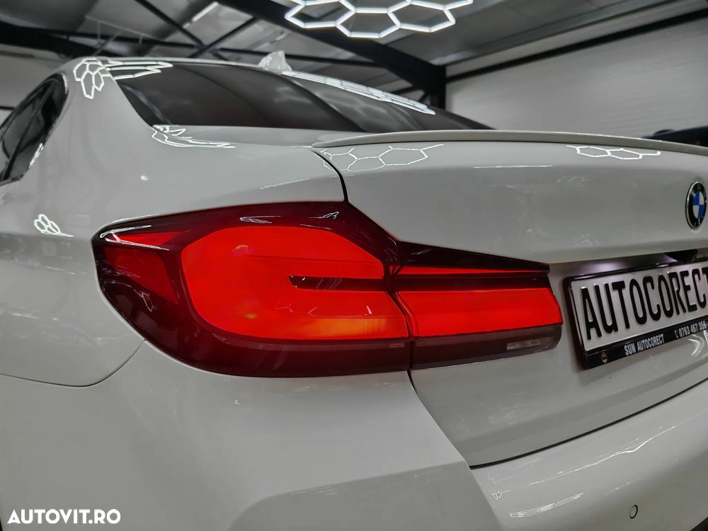 BMW Seria 5 530i AT MHEV - 35