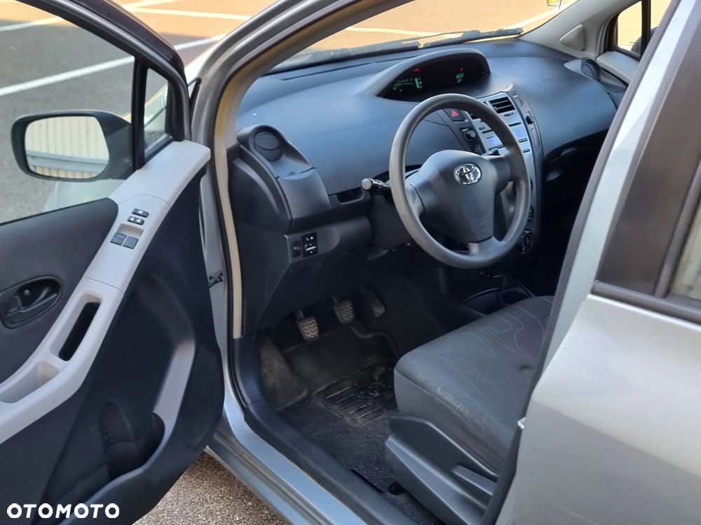 Toyota Yaris 1.0 Entry - 6