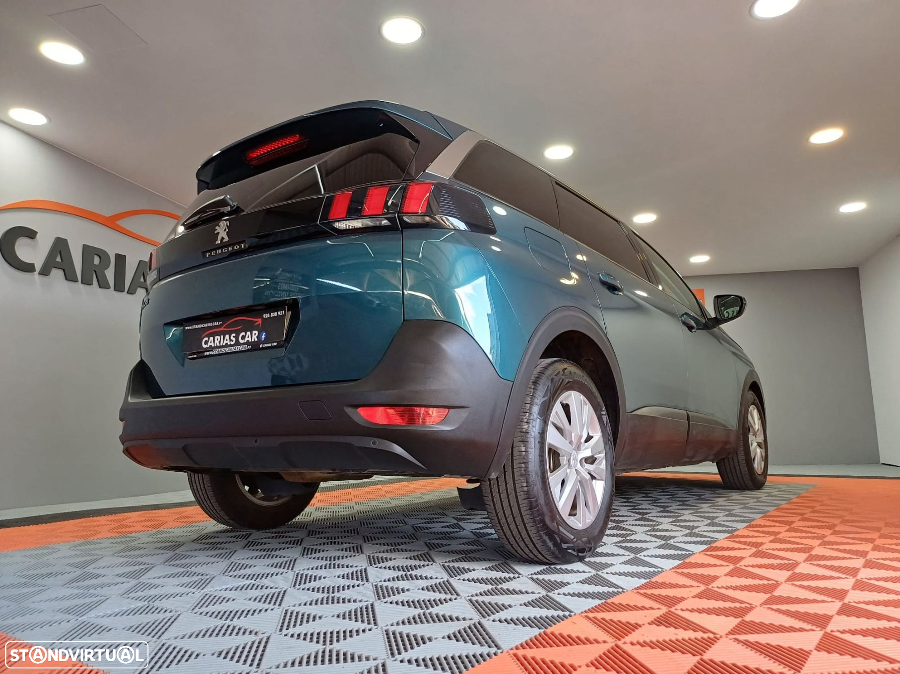 Peugeot 5008 1.2 PureTech Allure EAT8 - 8