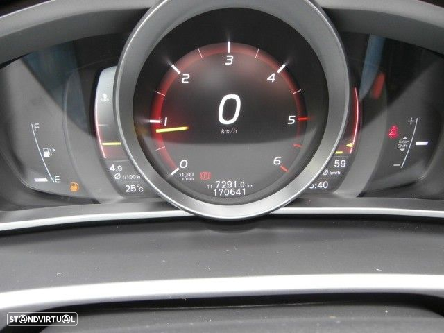 Volvo V40 2.0 D2 R-Design - 24