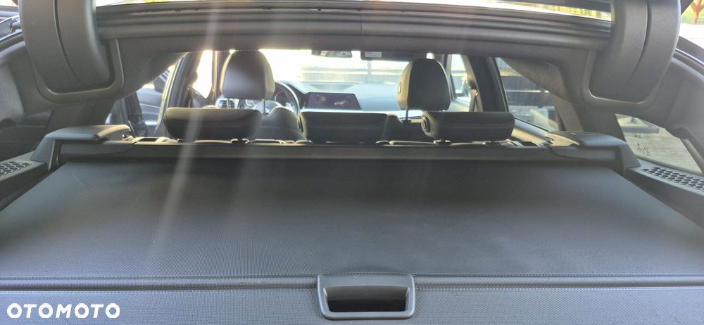 BMW Seria 3 330d xDrive - 27