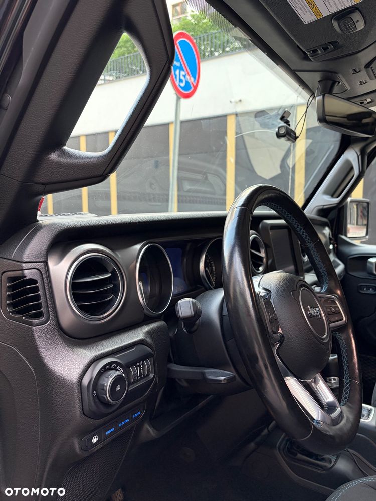 Jeep Wrangler - 15