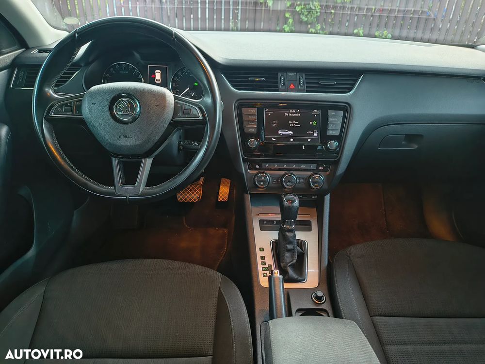 Skoda Octavia 2.0 TDI DSG Ambition - 9
