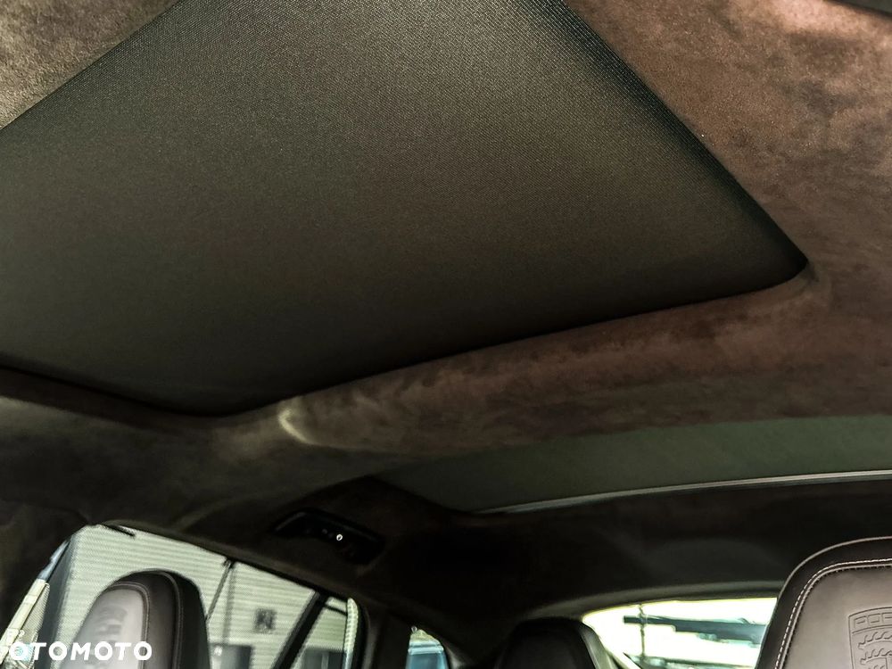 Porsche Panamera Turbo E-Hybrid PHEV - 21