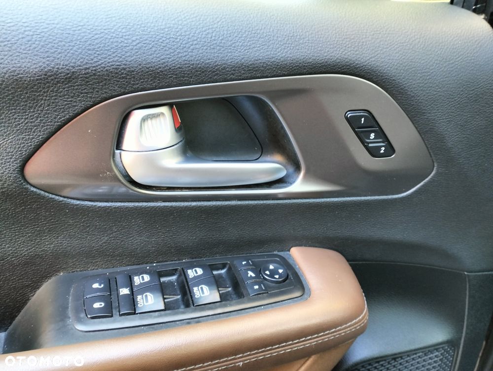 Chrysler Pacifica - 20