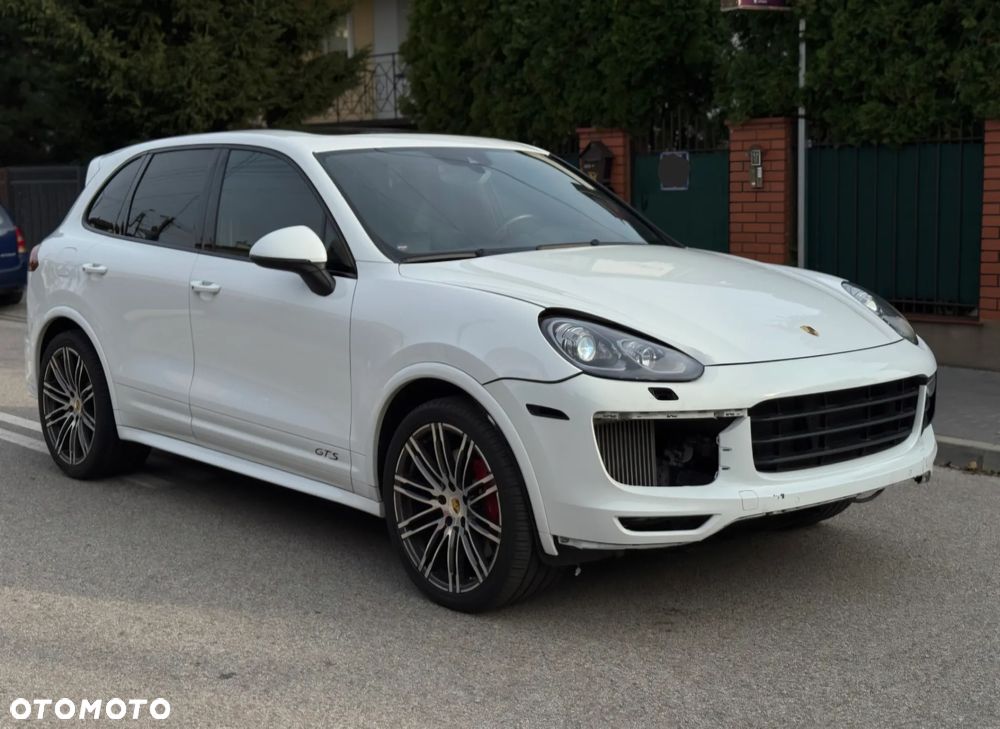Porsche Cayenne GTS - 3