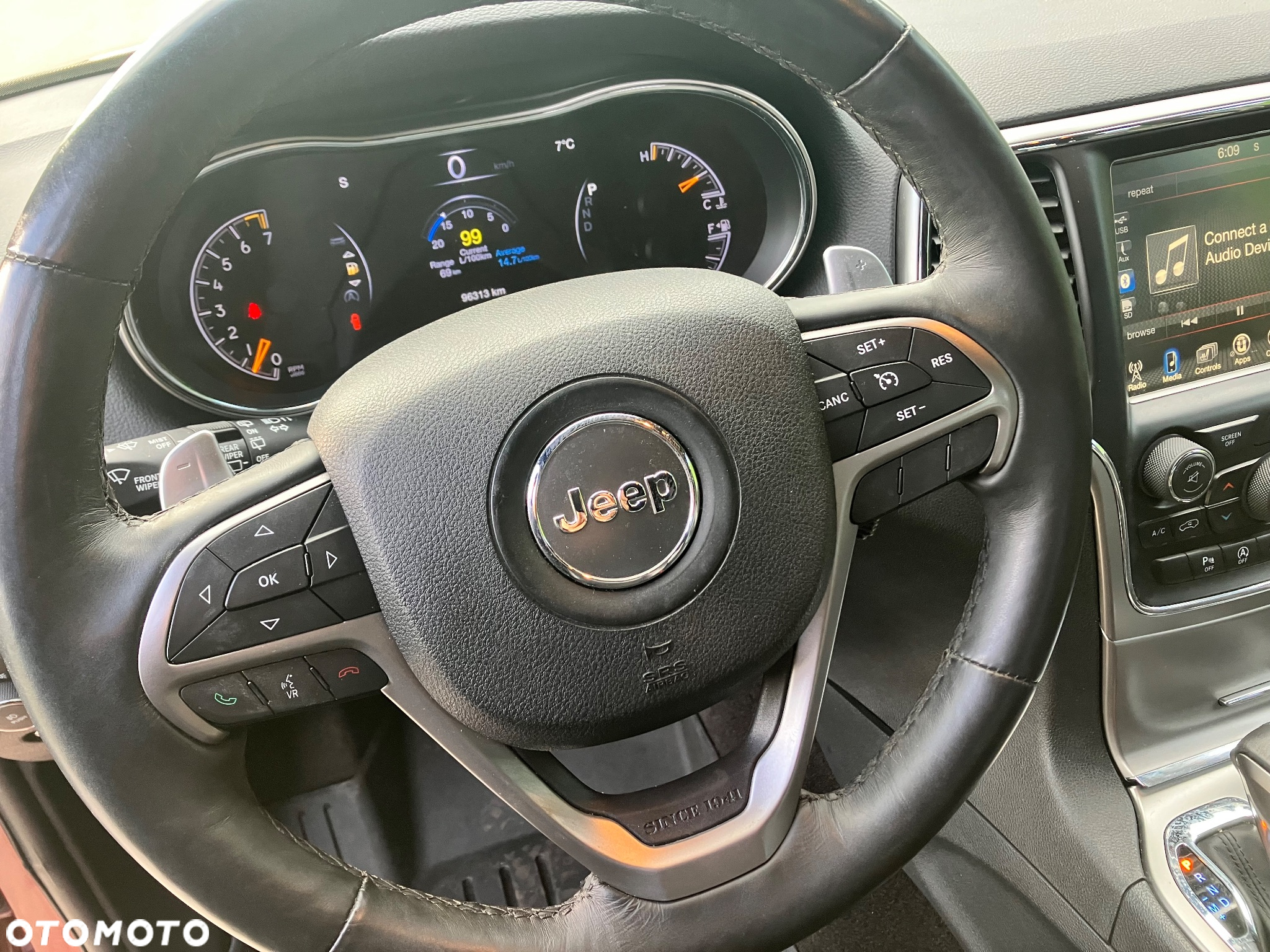 Jeep Grand Cherokee - 16