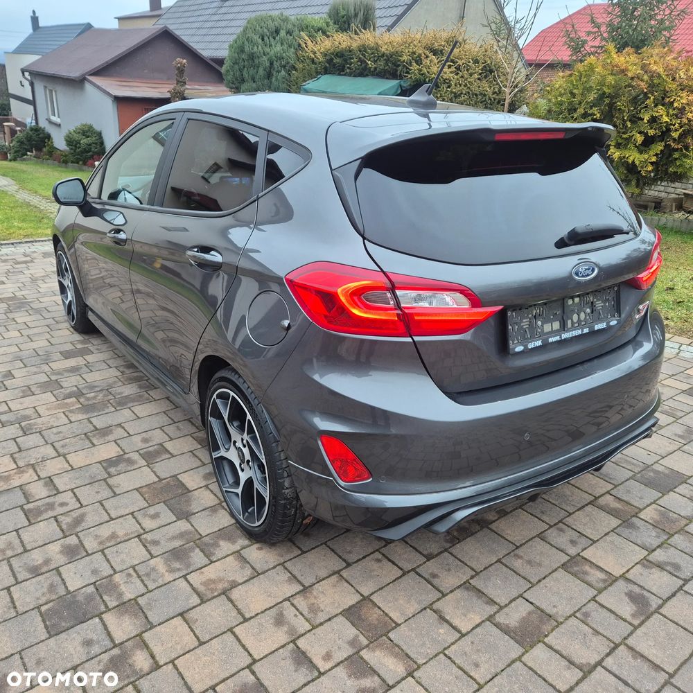 Ford Fiesta - 22