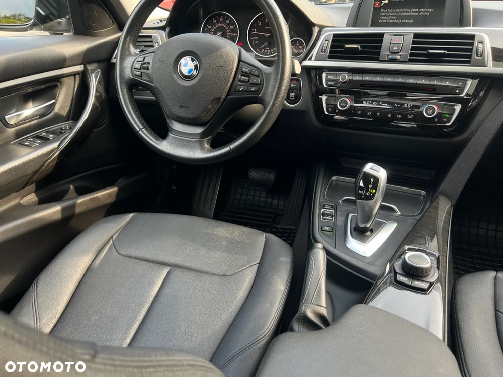 BMW Seria 3 330i xDrive Edition Luxury Line Purity - 17