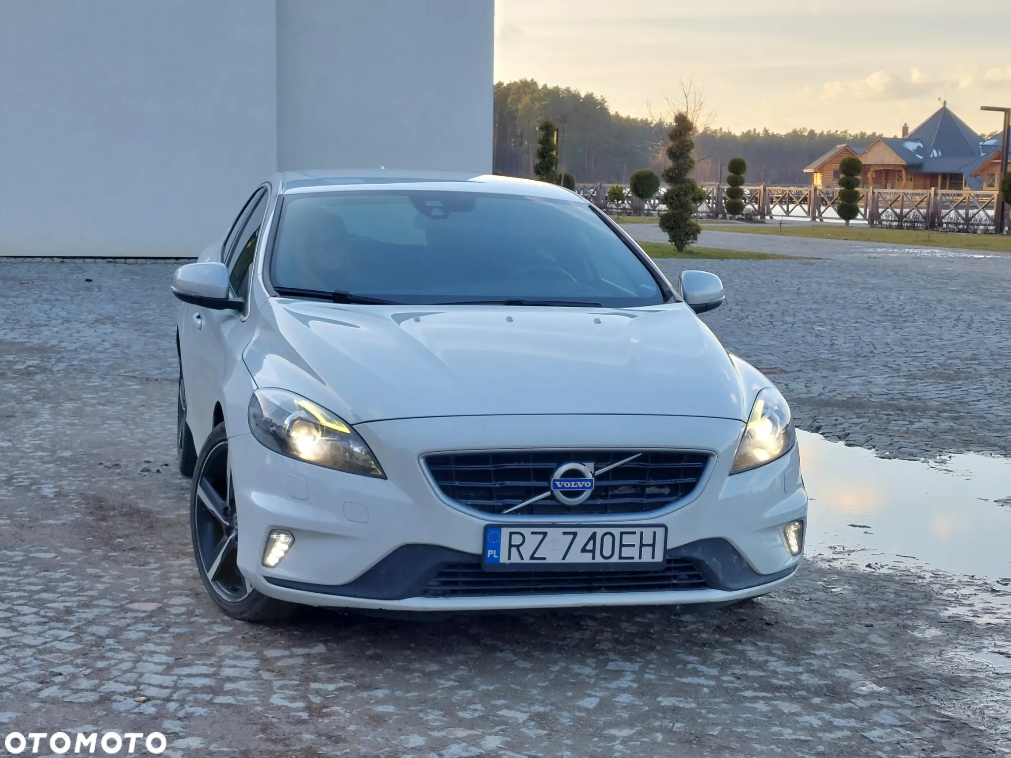 Volvo V40 D2 Drive-E R-Design Momentum - 2