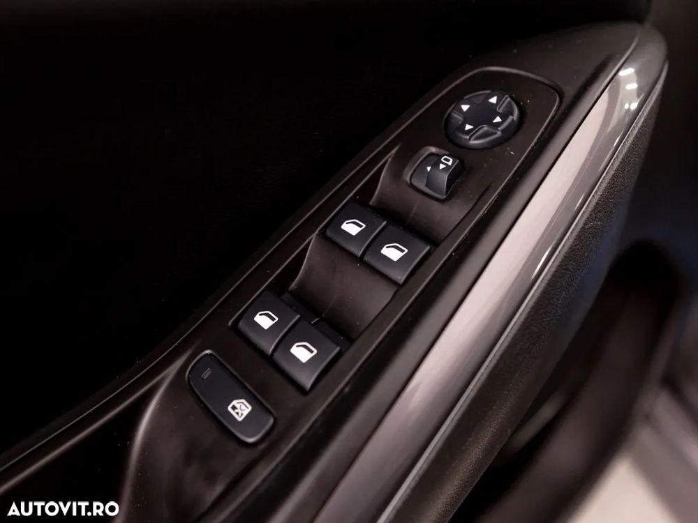 Opel Grandland X 1.2 Turbo START/STOP Elegance - 26