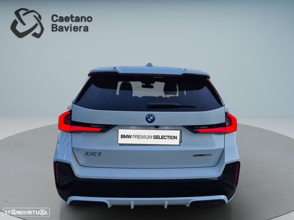 BMW iX1 eDrive20 Pack Desportivo M Pro - 29