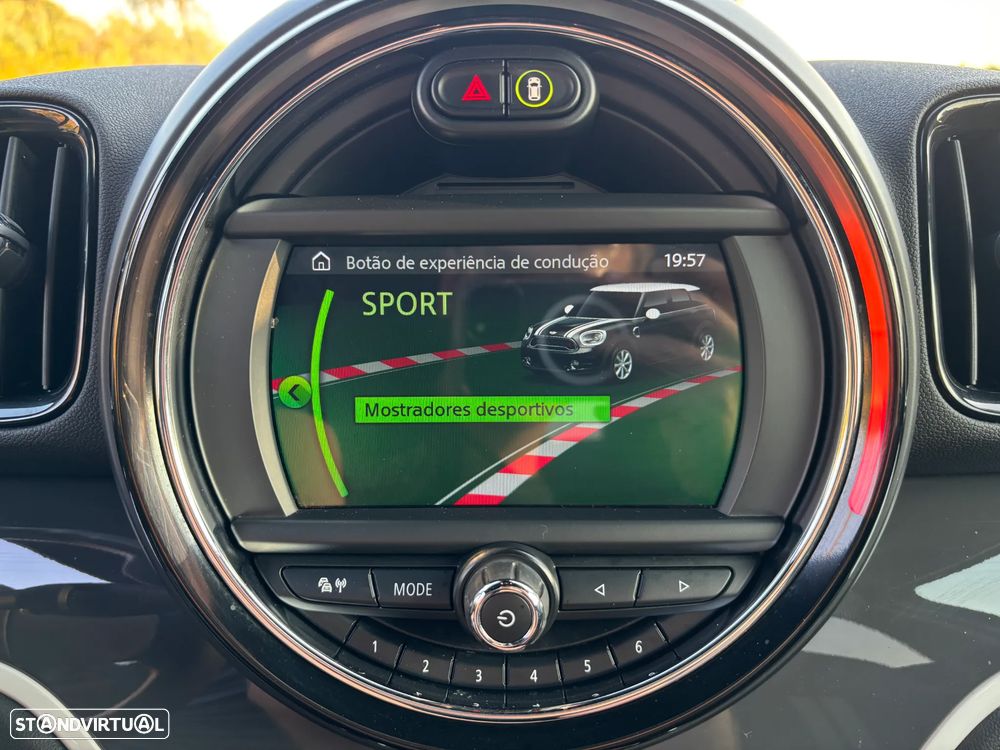 MINI Countryman Cooper SE ALL4 Auto - 29