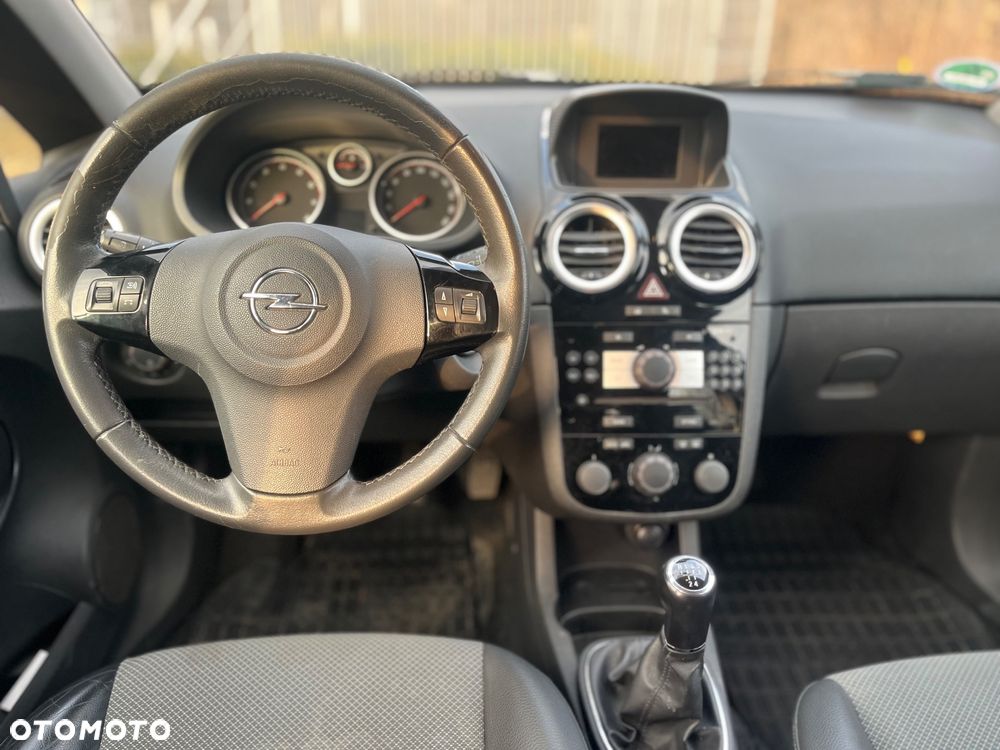 Opel Corsa 1.2 16V Cosmo - 25