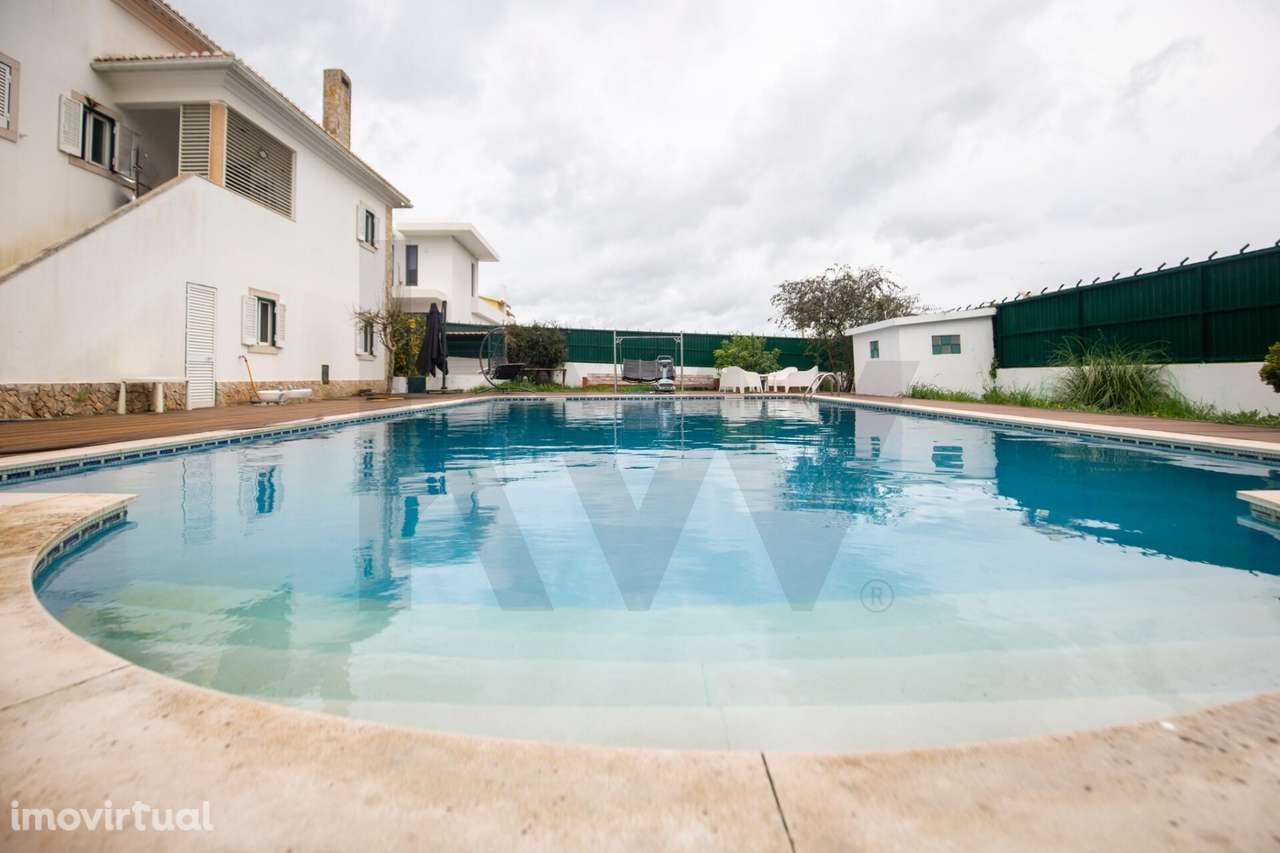 Moradia T5 com Piscina e Áreas Amplas – A 2 km da Ericeira - Grande imagem: 2/30