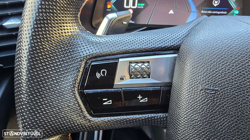 DS DS7 Crossback - 12