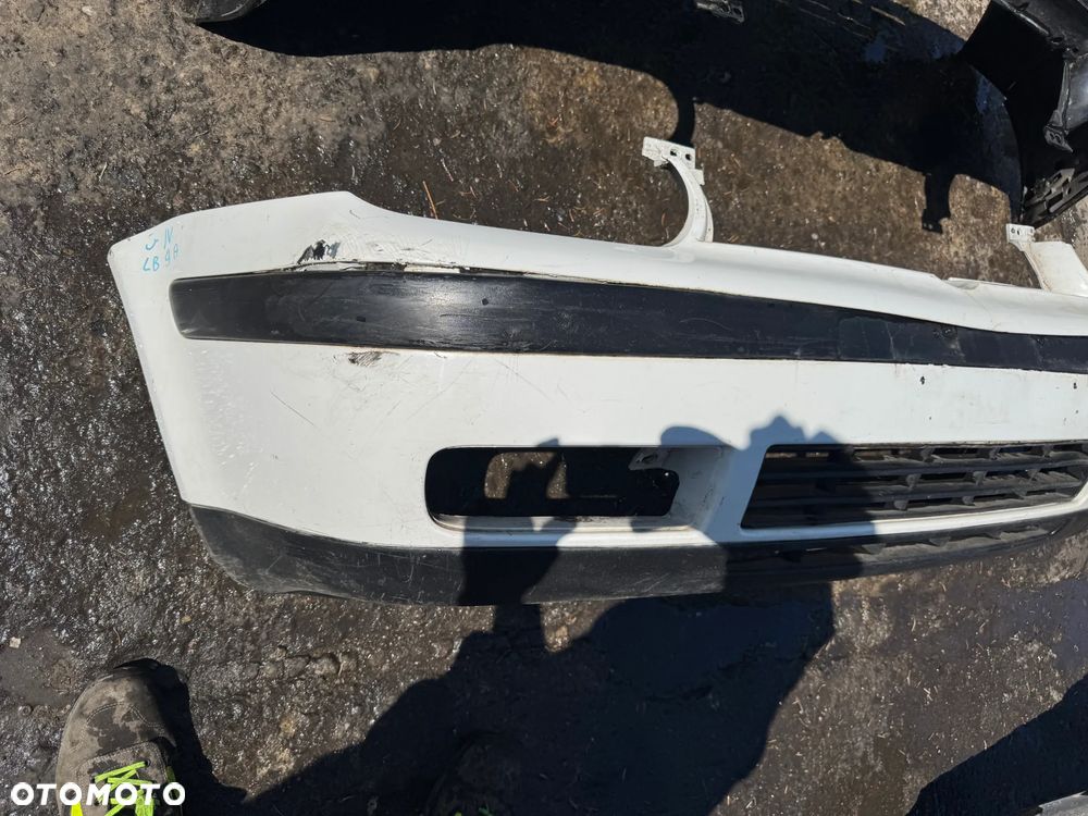 Zderzak przód Volkswagen Golf IV biały srebrny OE - 8