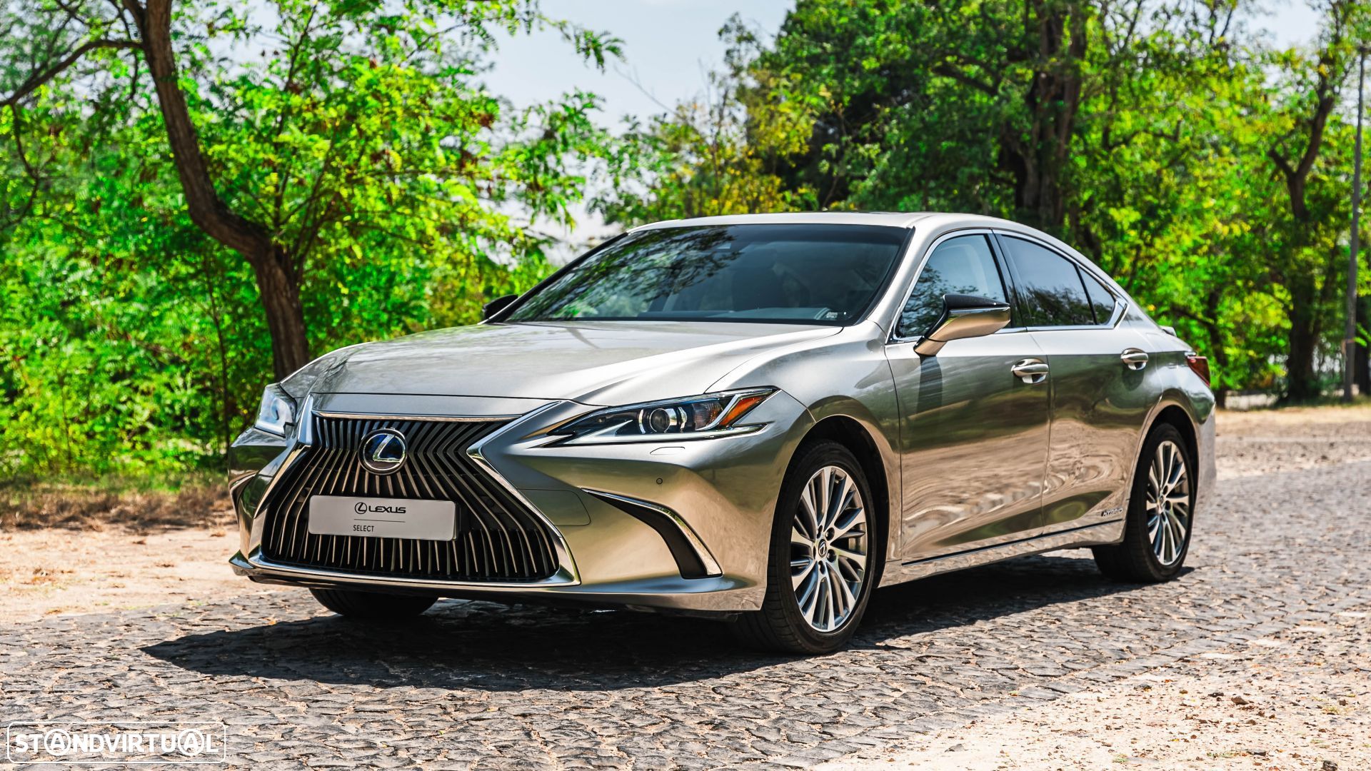 Lexus ES 300h Special Edition - 1