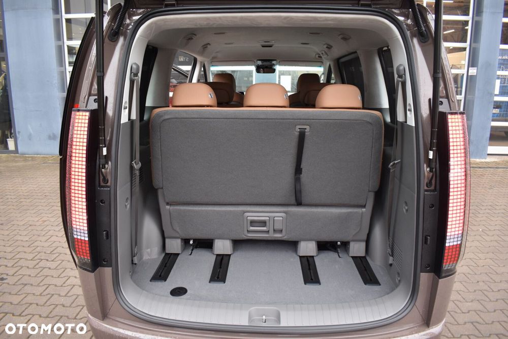 Hyundai Staria - 22