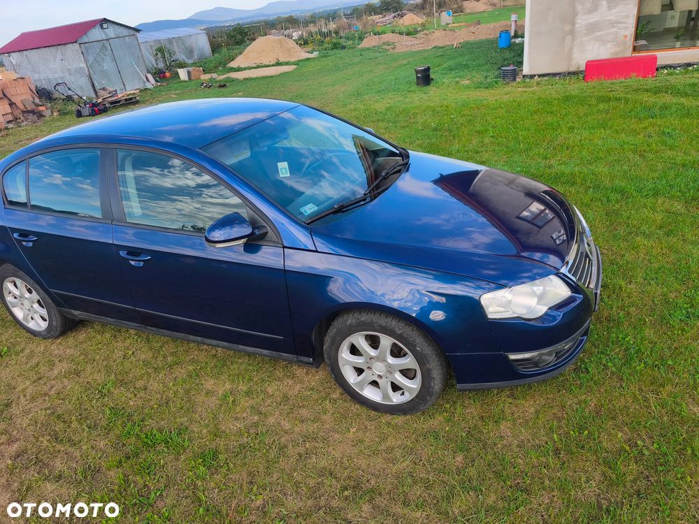 Volkswagen Passat 1.9 TDI Comfortline - 1