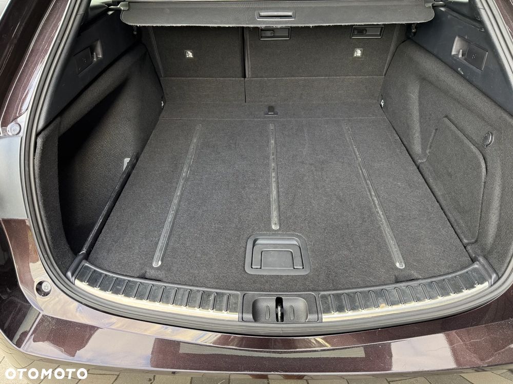 Toyota Corolla 2.0 Hybrid Executive - 8