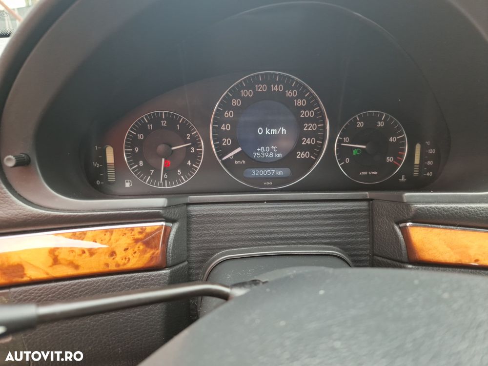 Mercedes-Benz E 200 CDI - 5