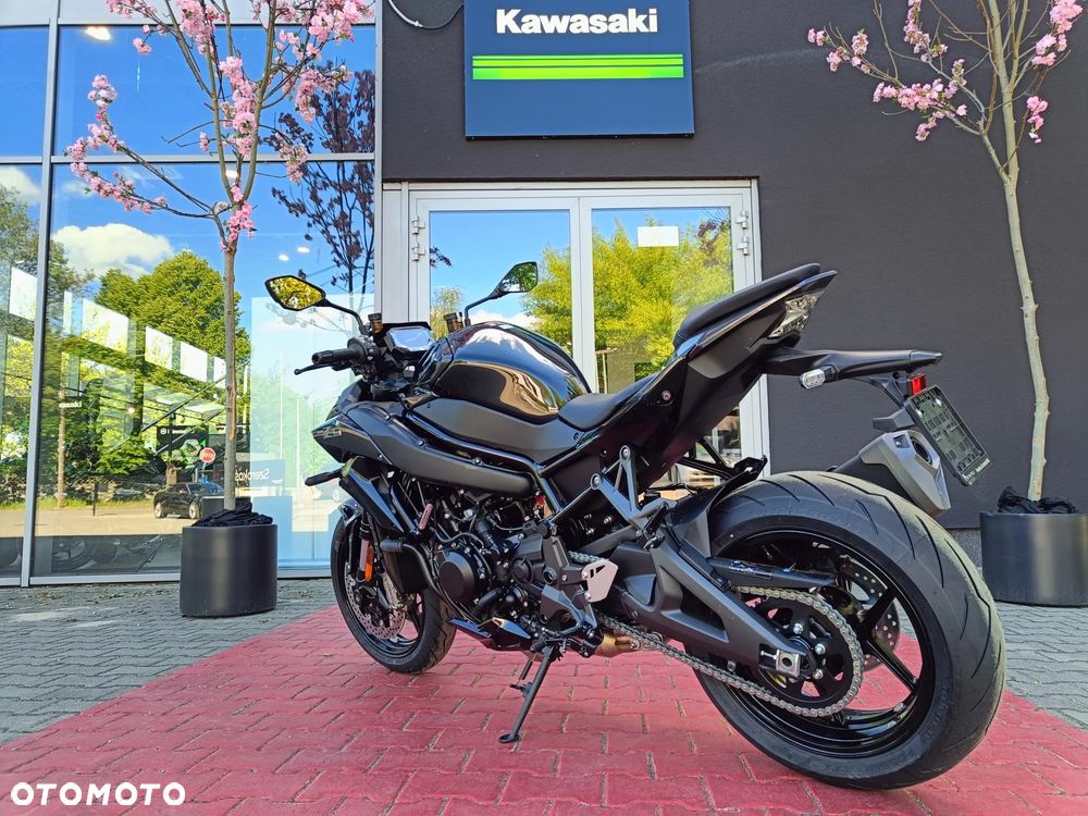 Kawasaki H2 - 4