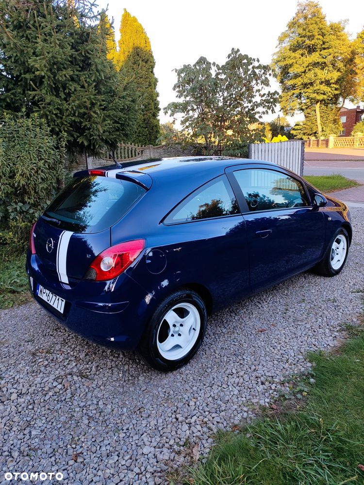 Opel Corsa 1.2 16V Cosmo - 10