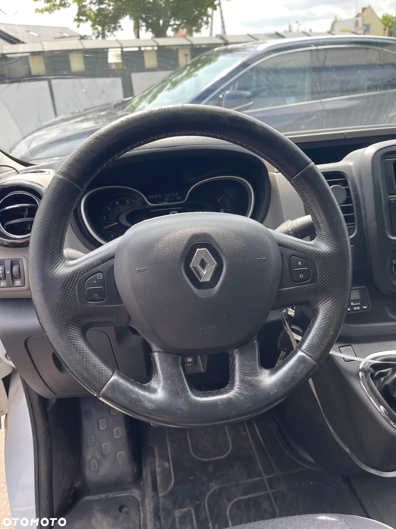 Renault Trafic - 12