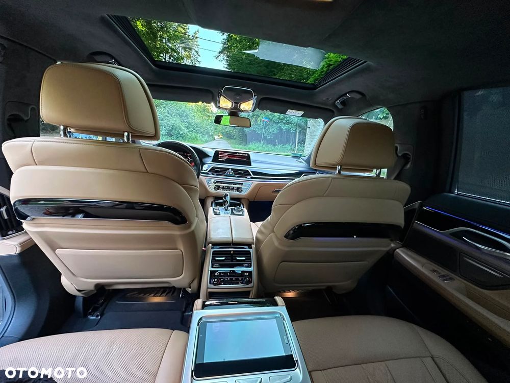 BMW Seria 7 740d xDrive - 14