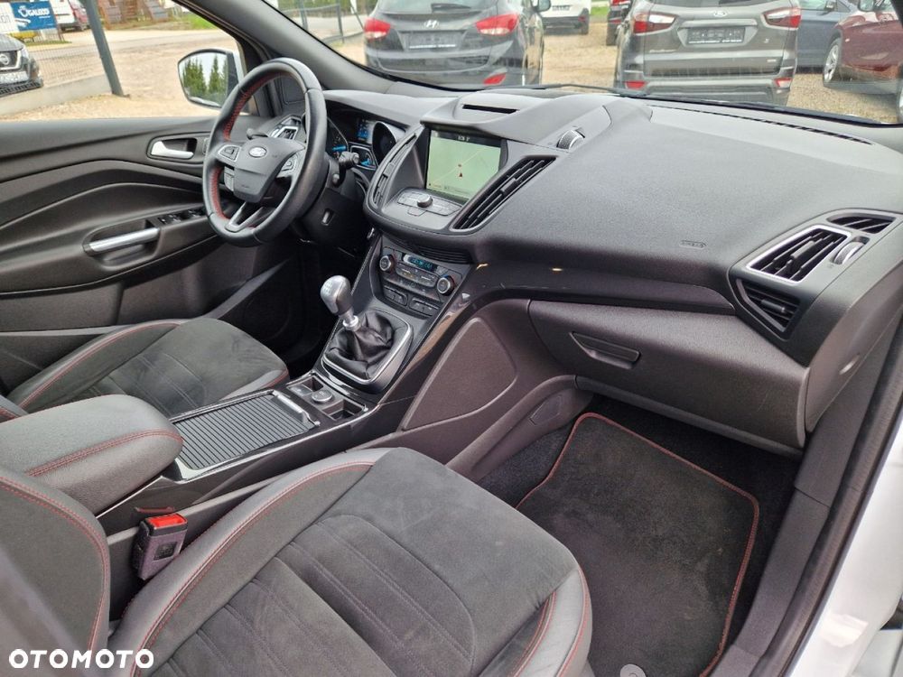 Ford Kuga 1.5 EcoBoost 2x4 ST-Line - 19