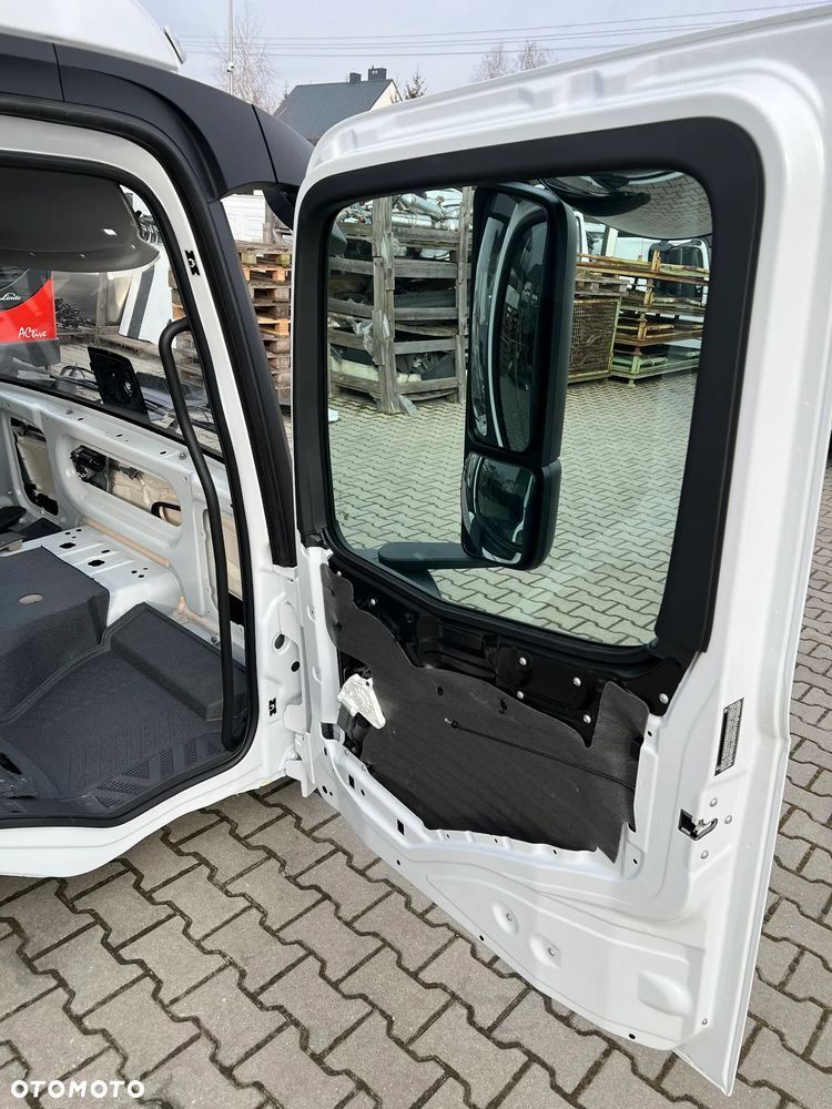 Kabina Mercedes Actros MP4, Antos - 5