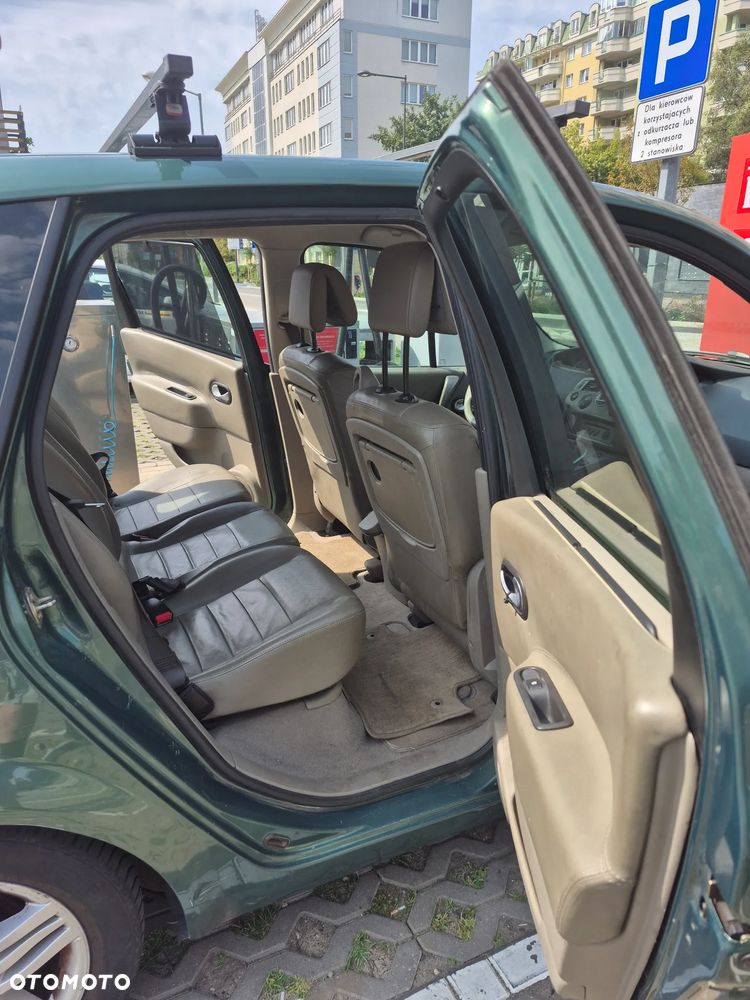 Renault Scenic 1.6 Confort Privilege - 23