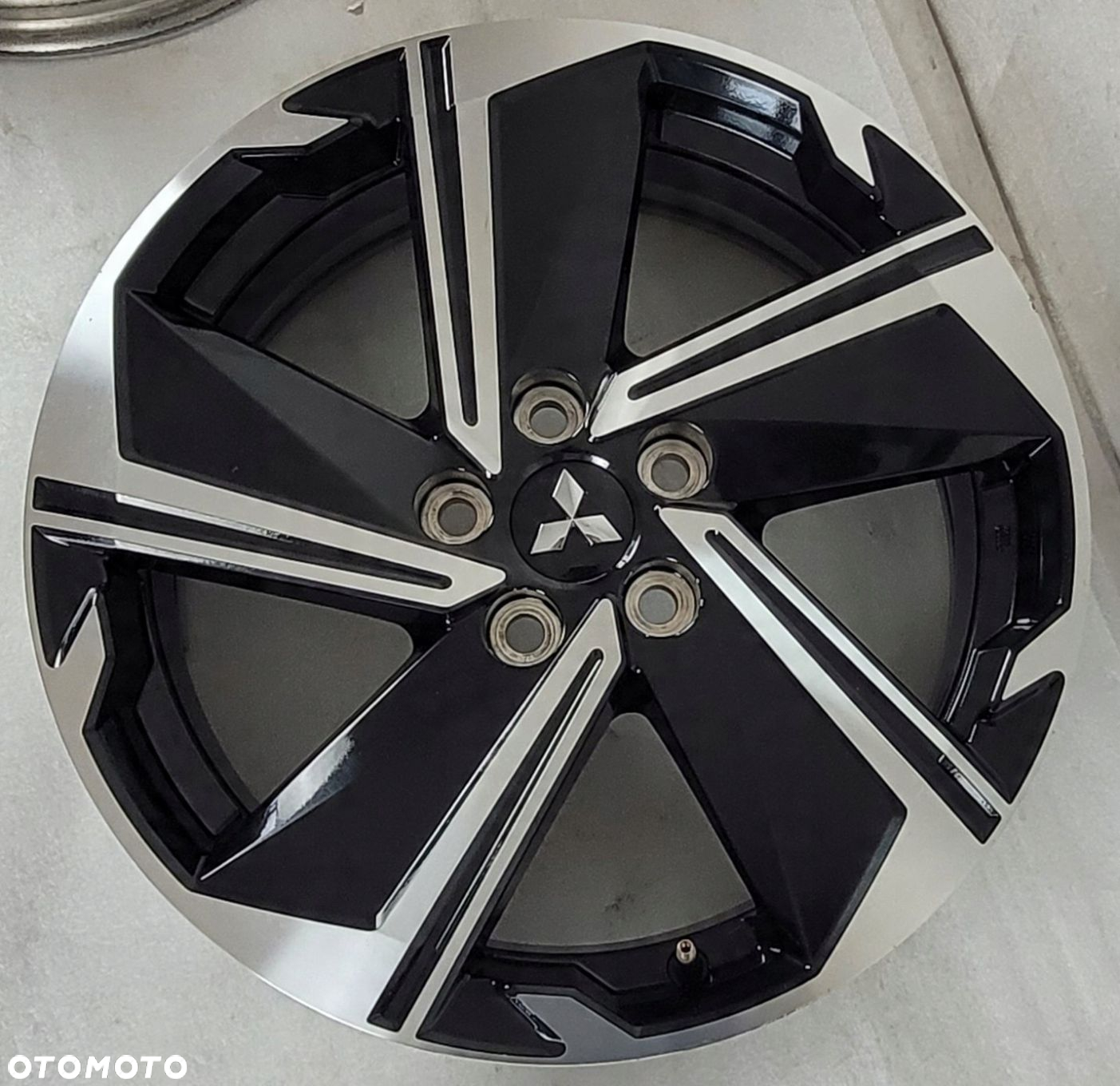 FELGI MITSUBISHI OUTLANDER ASX ECLIPSE CROSS 7x18 18 ET38 5x114,3 - 8