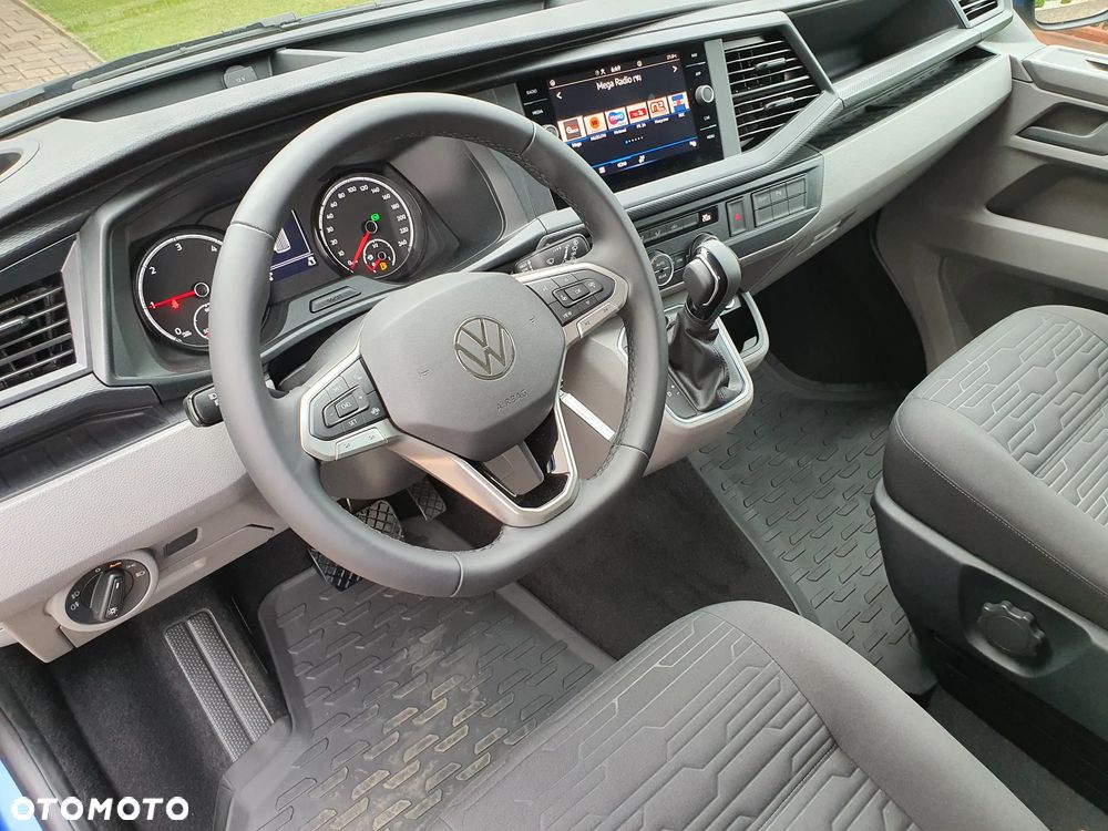 Volkswagen Caravelle - 7