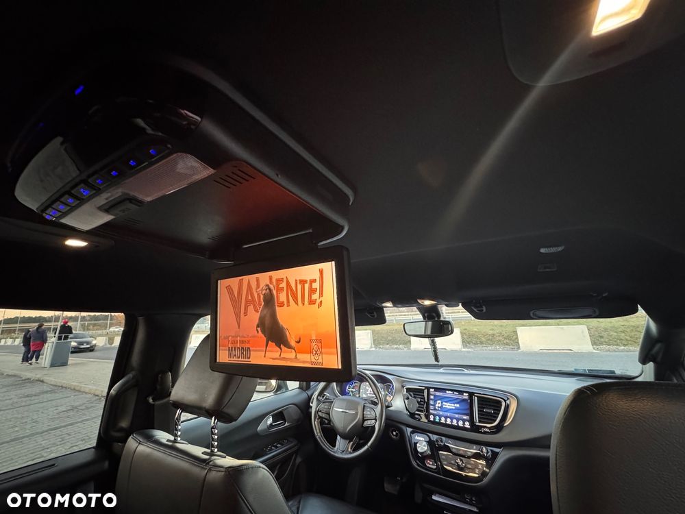 Chrysler Pacifica - 9