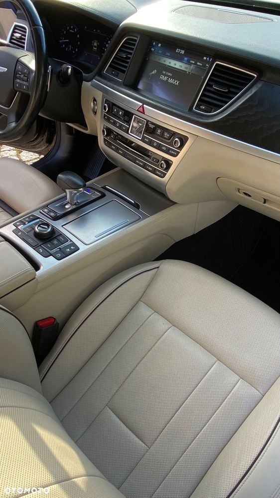 Hyundai Genesis - 28