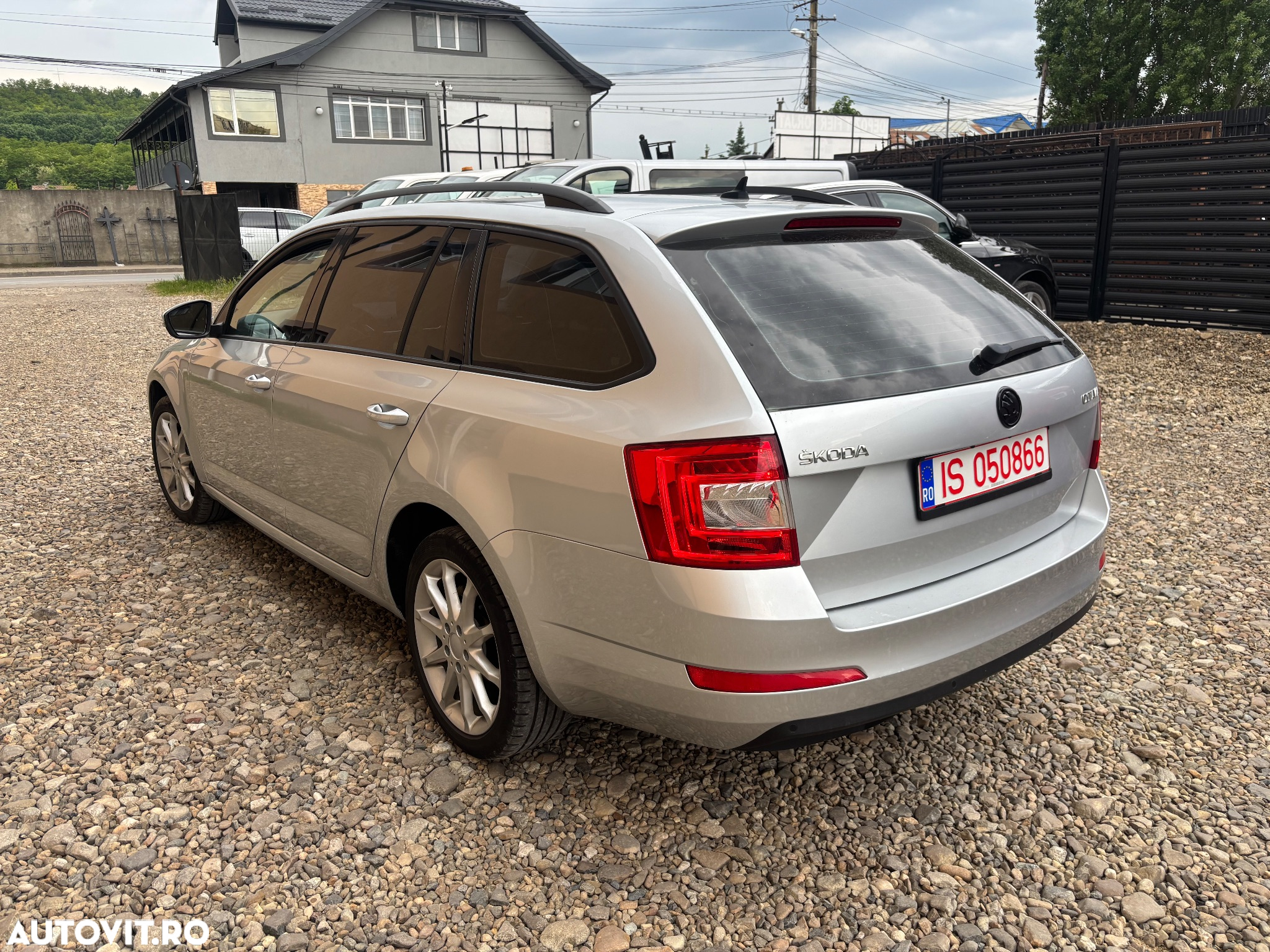 Skoda Octavia 1.6 TDI (Green tec) DSG Ambition - 4