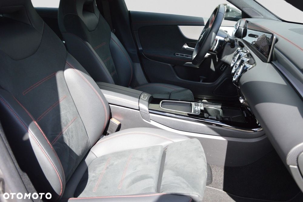 Mercedes-Benz CLA 200 mHEV AMG Line 7G-DCT - 23
