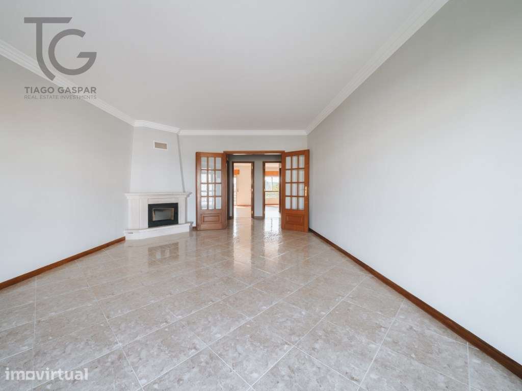 T2 com suíte e garagem a 800m da praia Ericeira - Grande imagem: 3/21