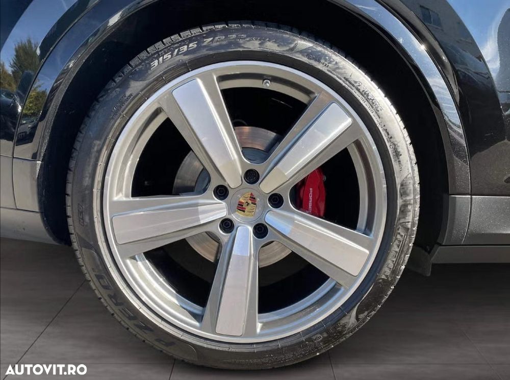 Porsche Cayenne Coupe - 7