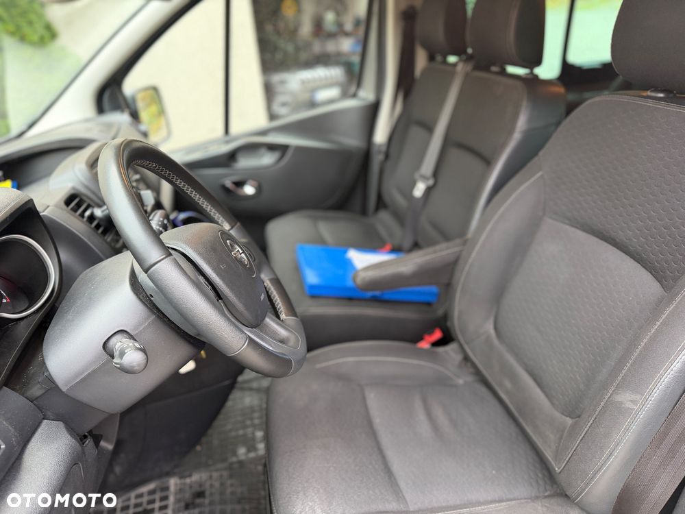Opel Vivaro - 11