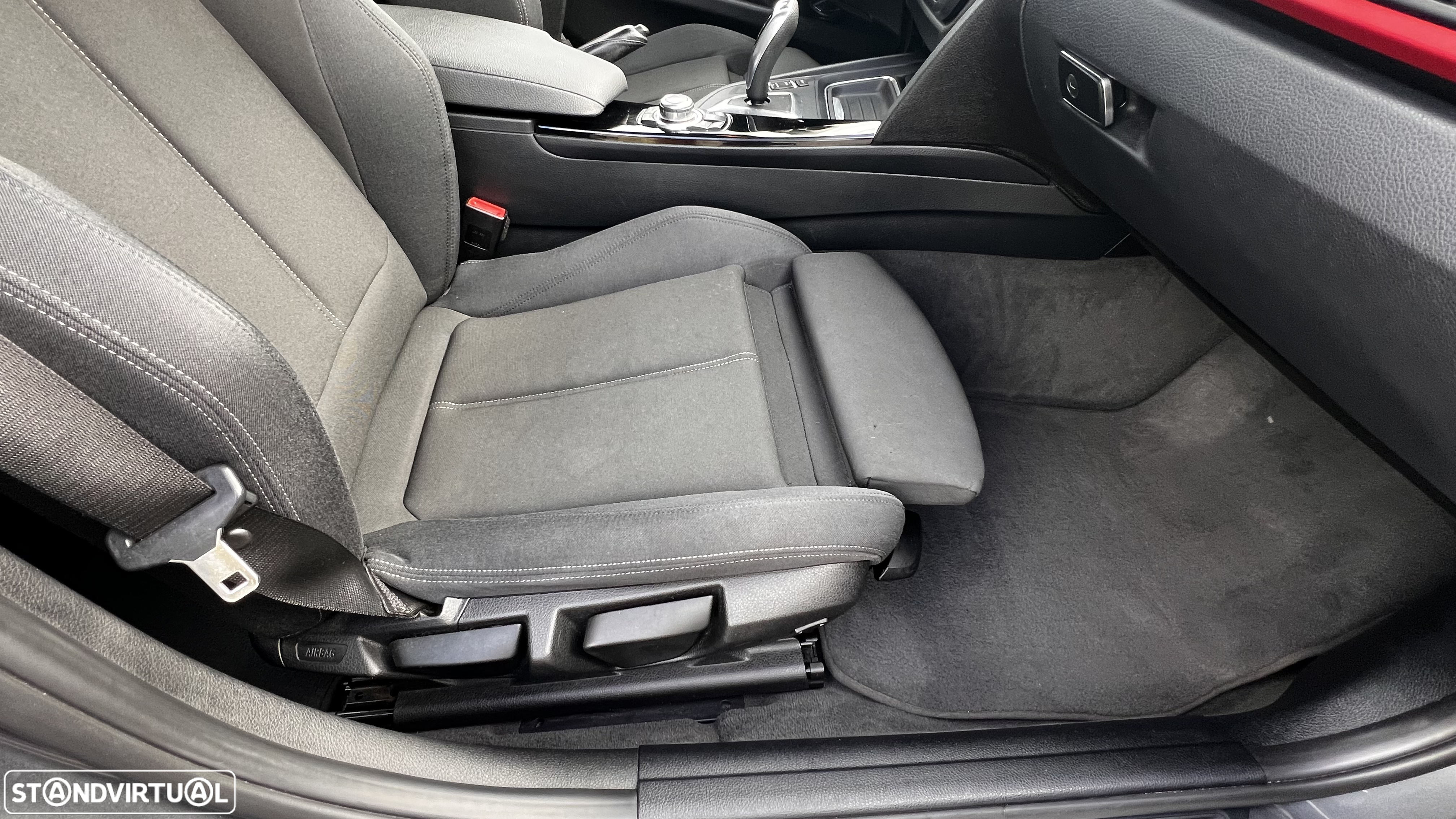 BMW 318 d Touring Auto Line Sport - 32