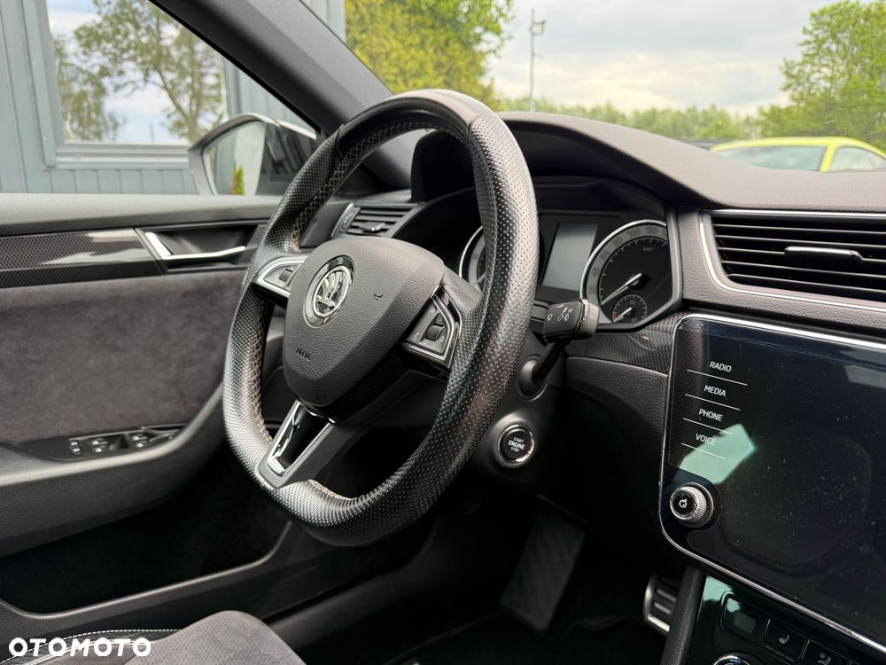 Skoda Superb 2.0 TDI Sportline DSG - 17