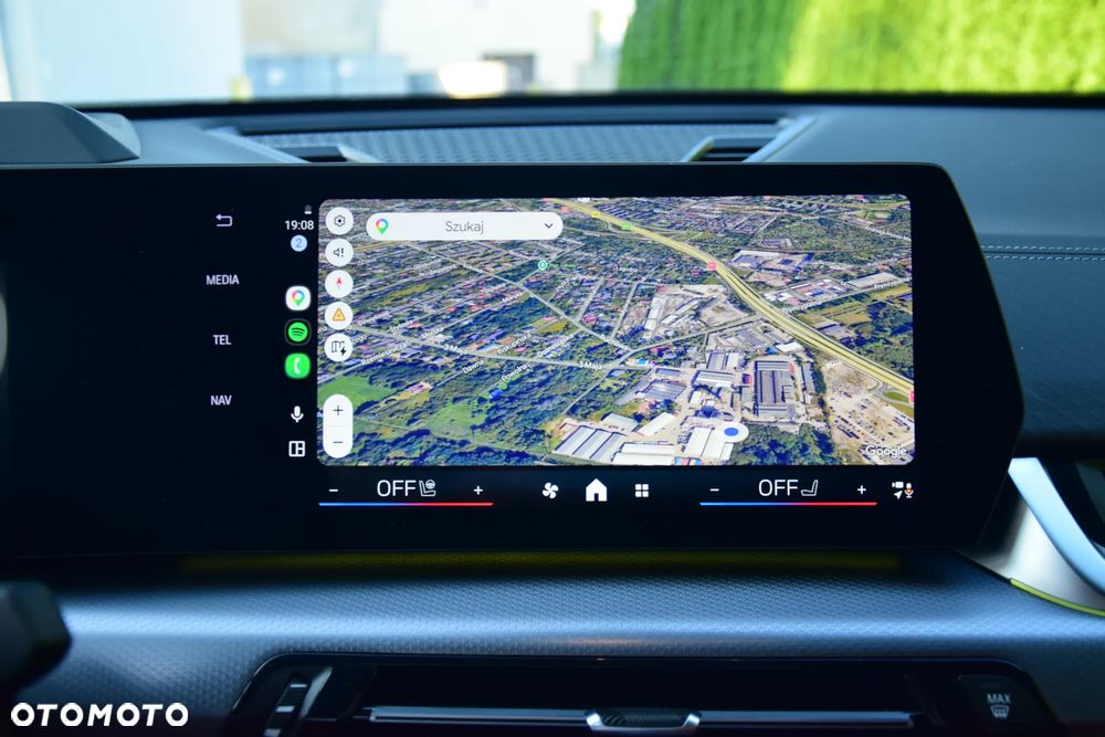 BMW iX2 xDrive30 66.5kWh M Sport - 32