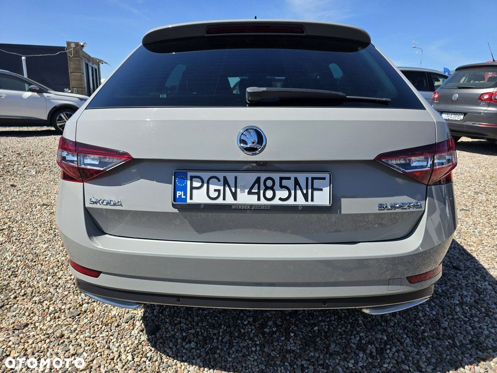 Skoda Superb 2.0 TDI SCR Sportline DSG - 12