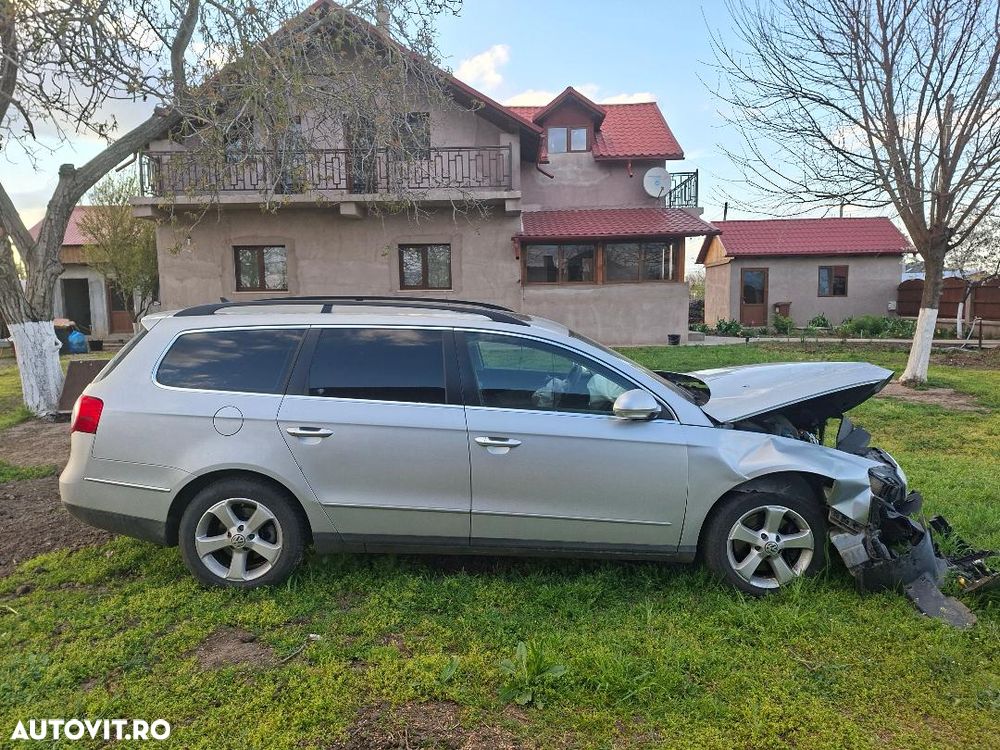 Volkswagen Passat - 1